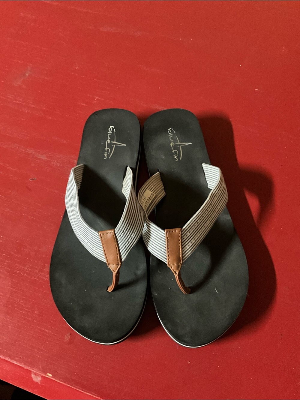 Blue fin size 6 ladies flip flops